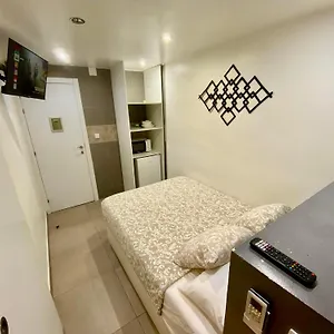 Apartment Nuevas Con Bano Privado Frente Al Metro St Mwc Barcelona-fira, L'Hospitalet de Llobregat
