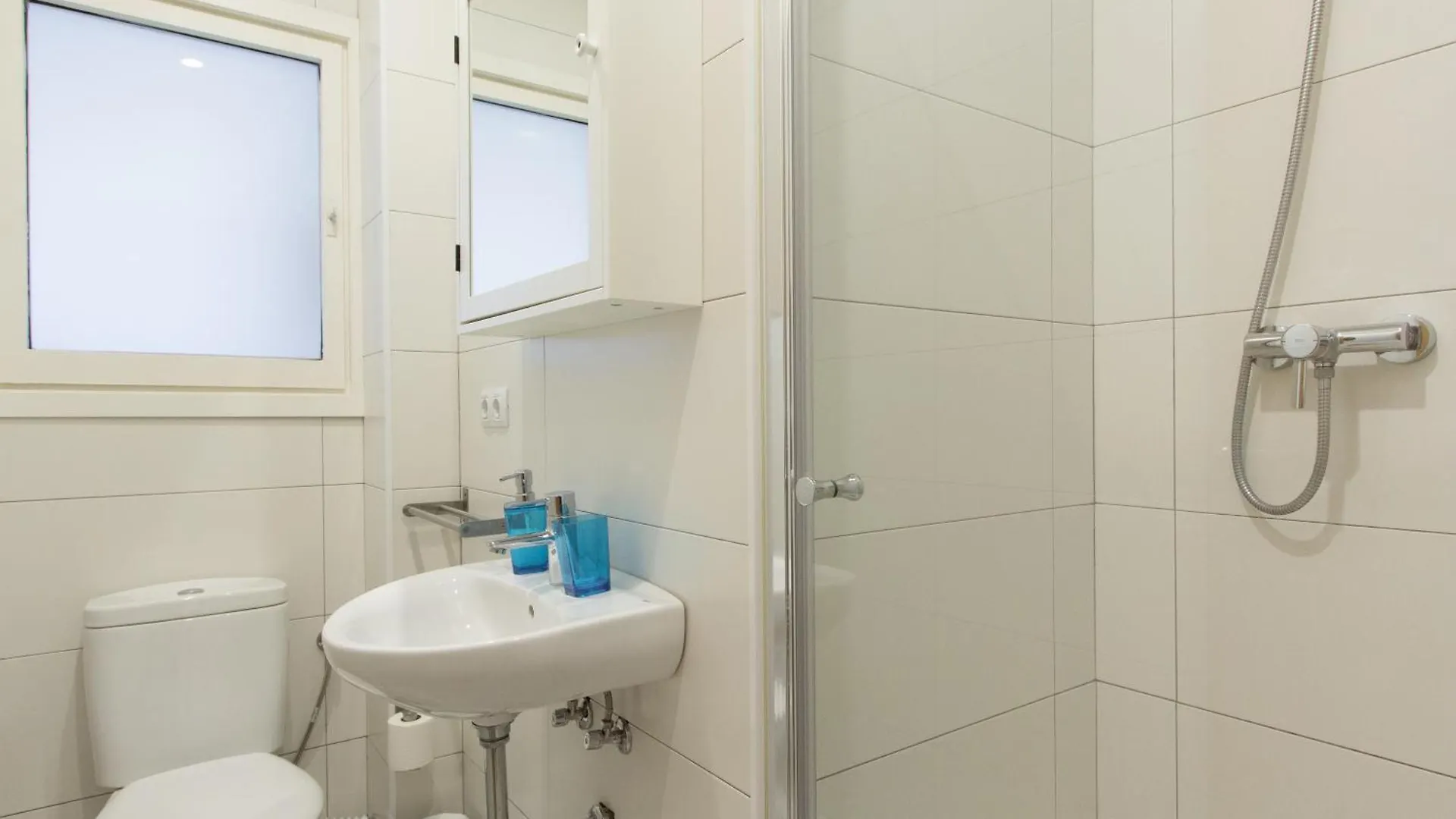 Novus Homes Barcelona Collblanc L'Hospitalet de Llobregat 0*,