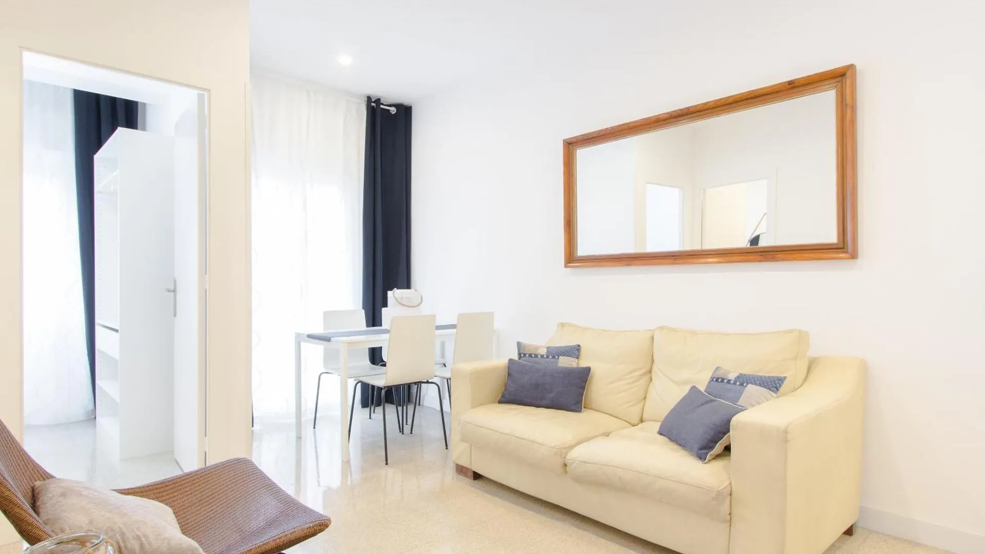 Novus Homes Barcelona Collblanc L'Hospitalet de Llobregat 0*,