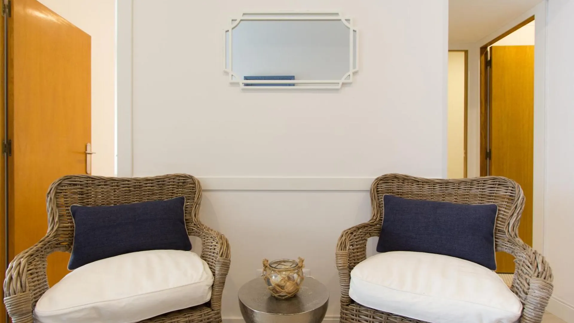 Novus Homes Barcelona Collblanc L'Hospitalet de Llobregat 0*,  Spain