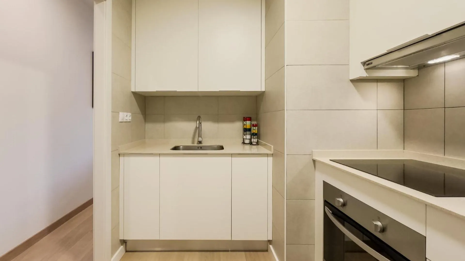 Novus Homes Barcelona Collblanc L'Hospitalet de Llobregat 0*,