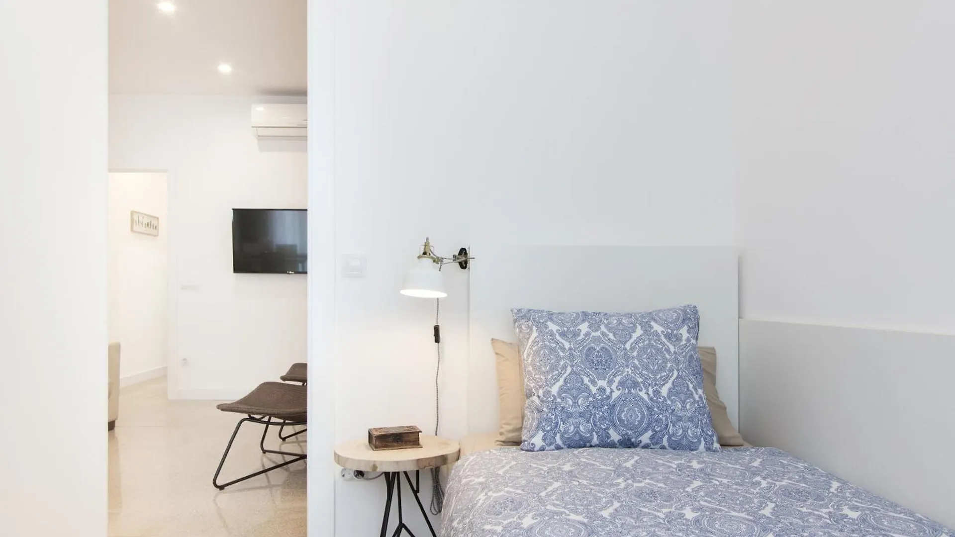 Novus Homes Barcelona Collblanc L'Hospitalet de Llobregat 0*,  Spain